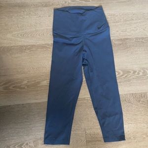 Nike cropped leggings
